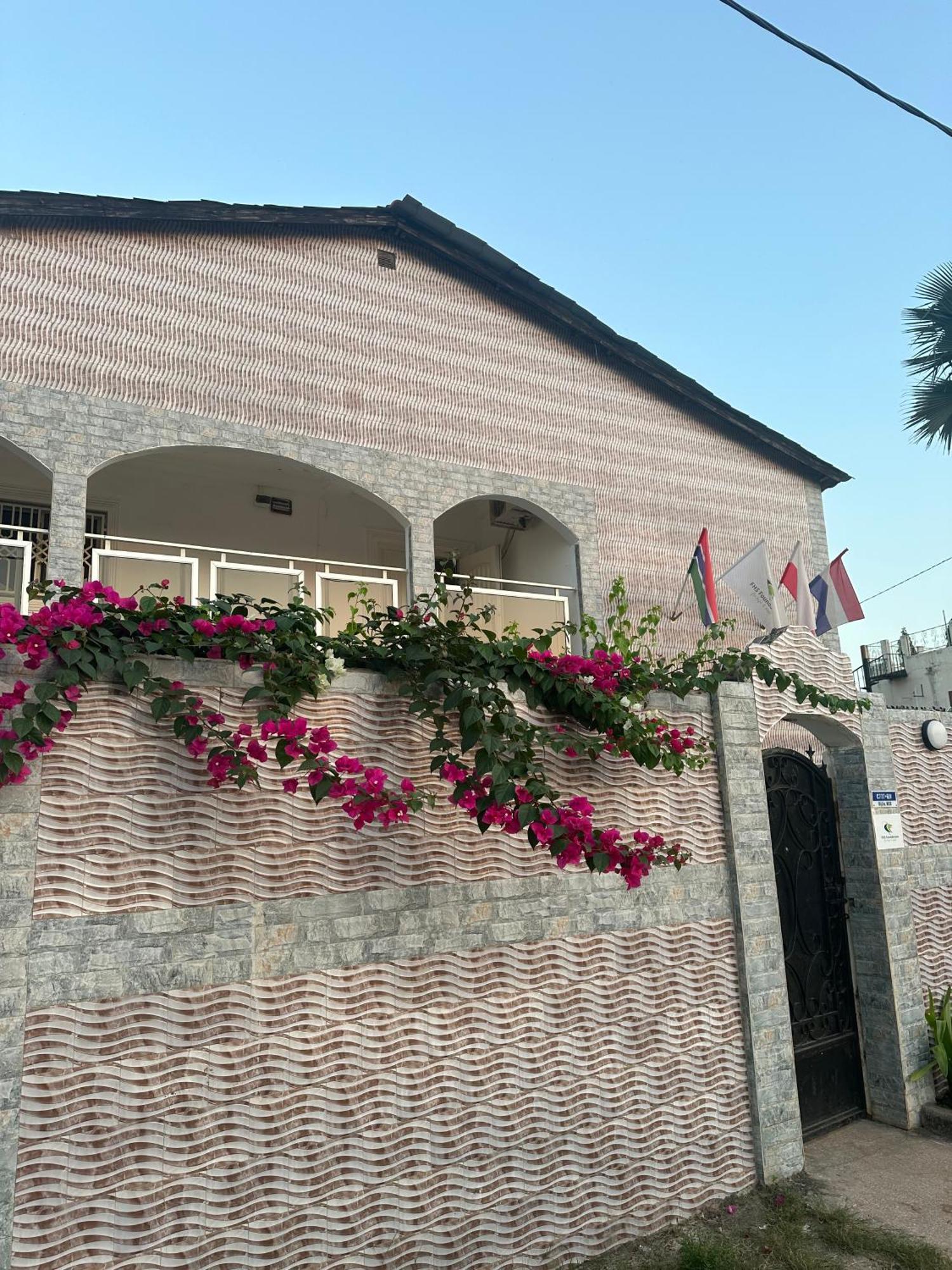 Fhs Foundation House Bijilo Екстер'єр фото